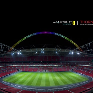 Tilpasset LED-lyssystem for Wembleys ikoniske bue