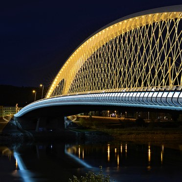 Dramatiske lyseffekter over Vltava-elven, Tsjekkia