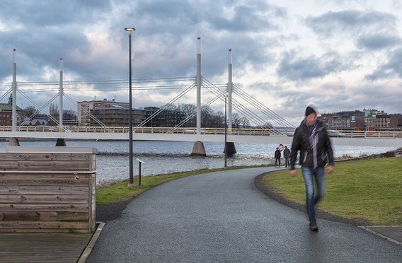 Moderne og diskret LED-armatur for urbane miljøer